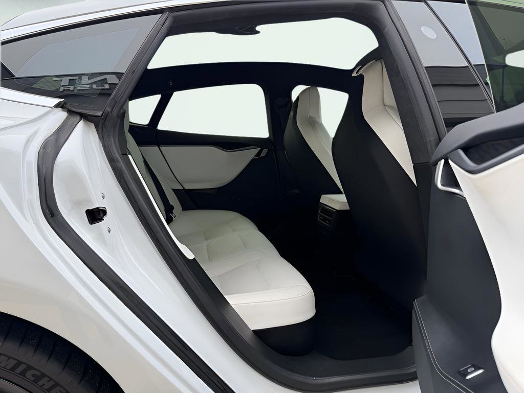 Used 2019 Tesla Model S Performance image 27