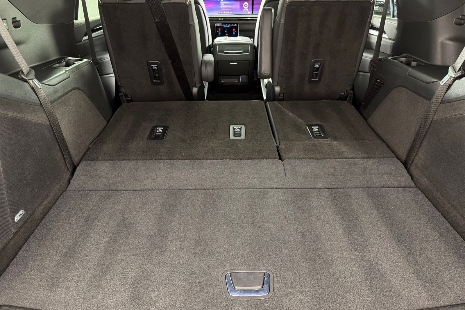 Used 2025 Cadillac Escalade Sport w/ LPO, ONYX Package AWD/4WD image 14