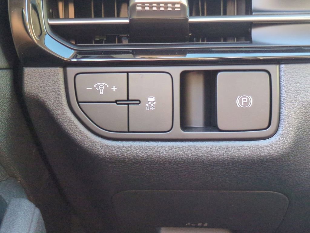 New 2026 Kia Sportage LX FWD image 18