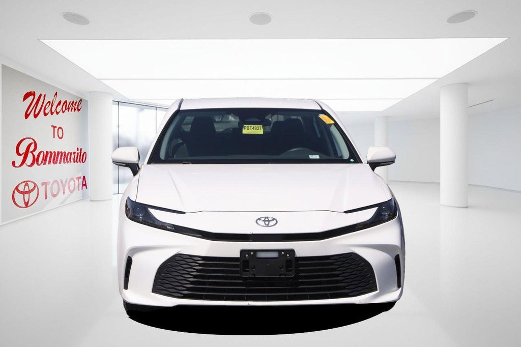 Used 2025 Toyota Camry LE image 4