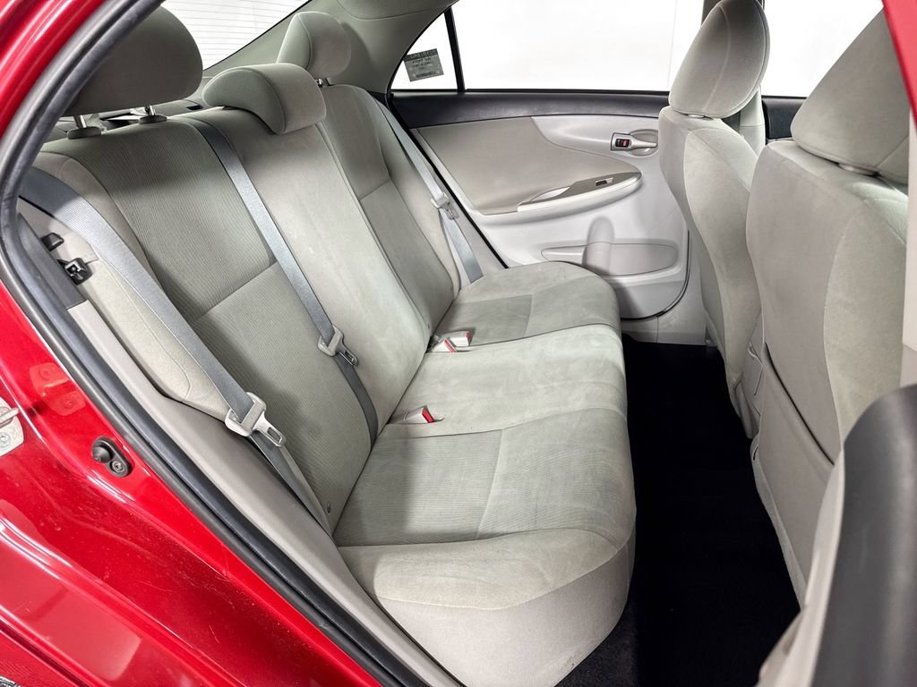 Used 2013 Toyota Corolla LE FWD image 25