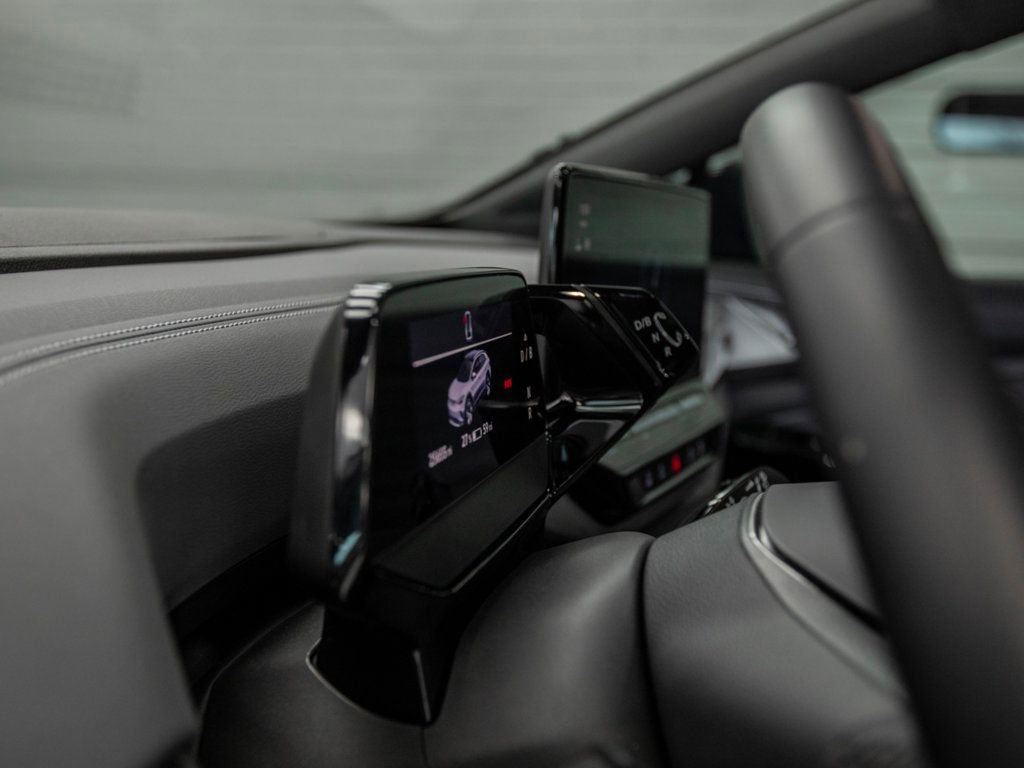 Used 2023 Volkswagen ID.4 Pro S Plus image 17