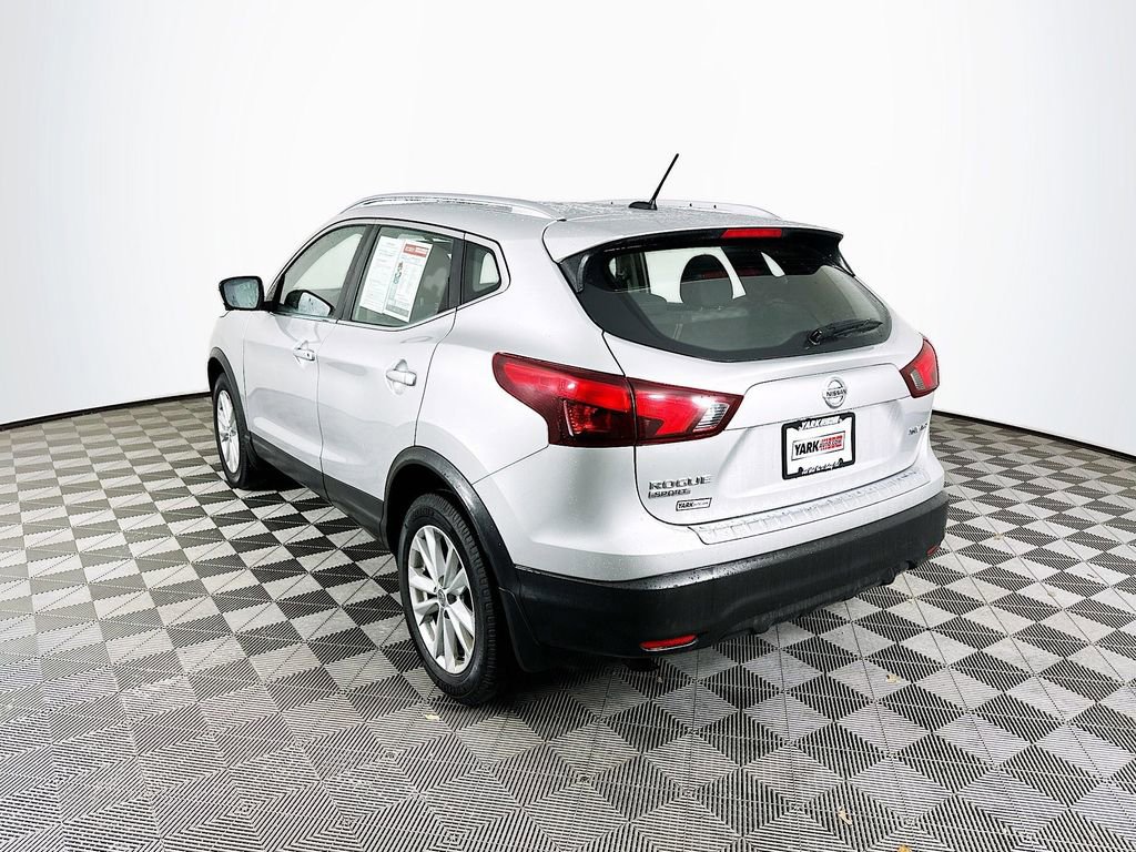 Used 2017 Nissan Rogue Sport SV w/ SV Premium Package image 7