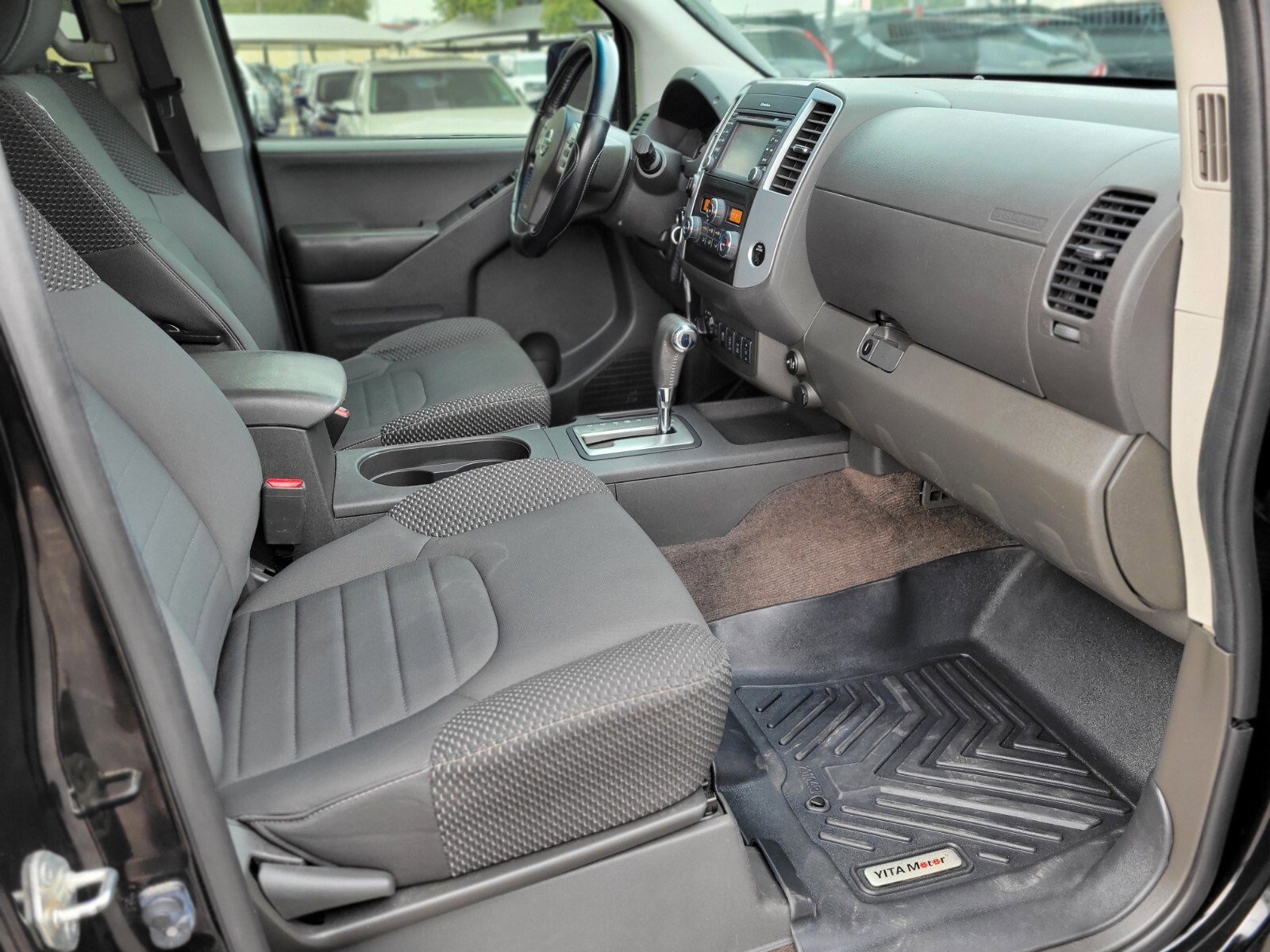 Used 2018 Nissan Frontier PRO-4X image 12