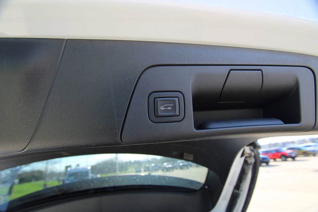 Used 2023 Buick Envision Avenir image 37