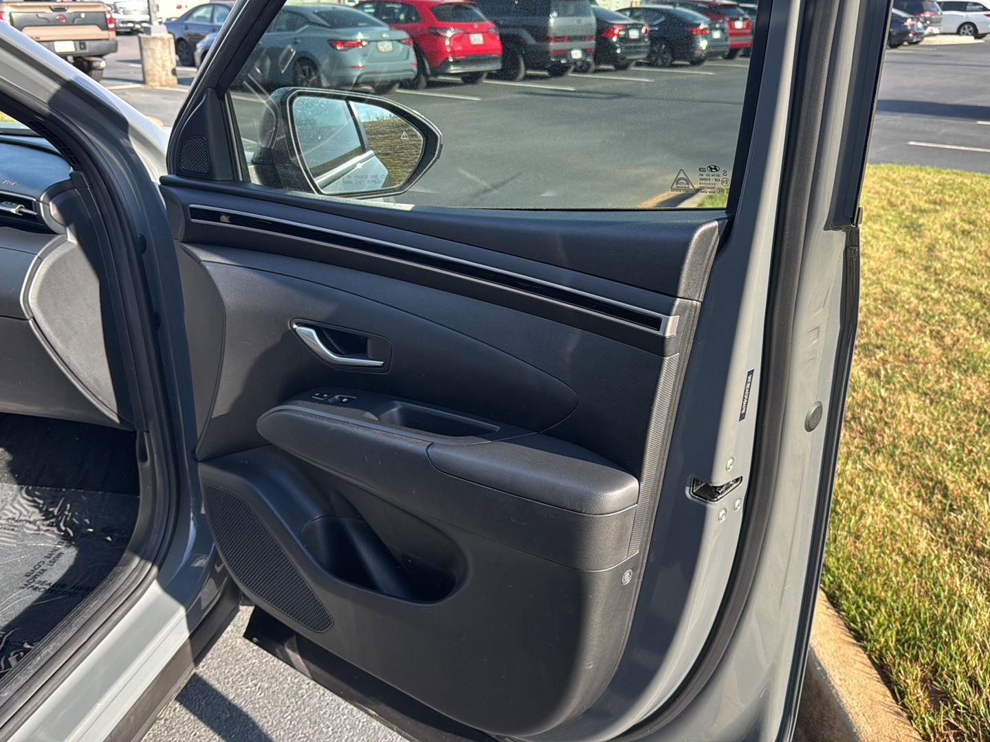 Used 2023 Hyundai Santa Cruz SEL w/ Cargo Package image 12