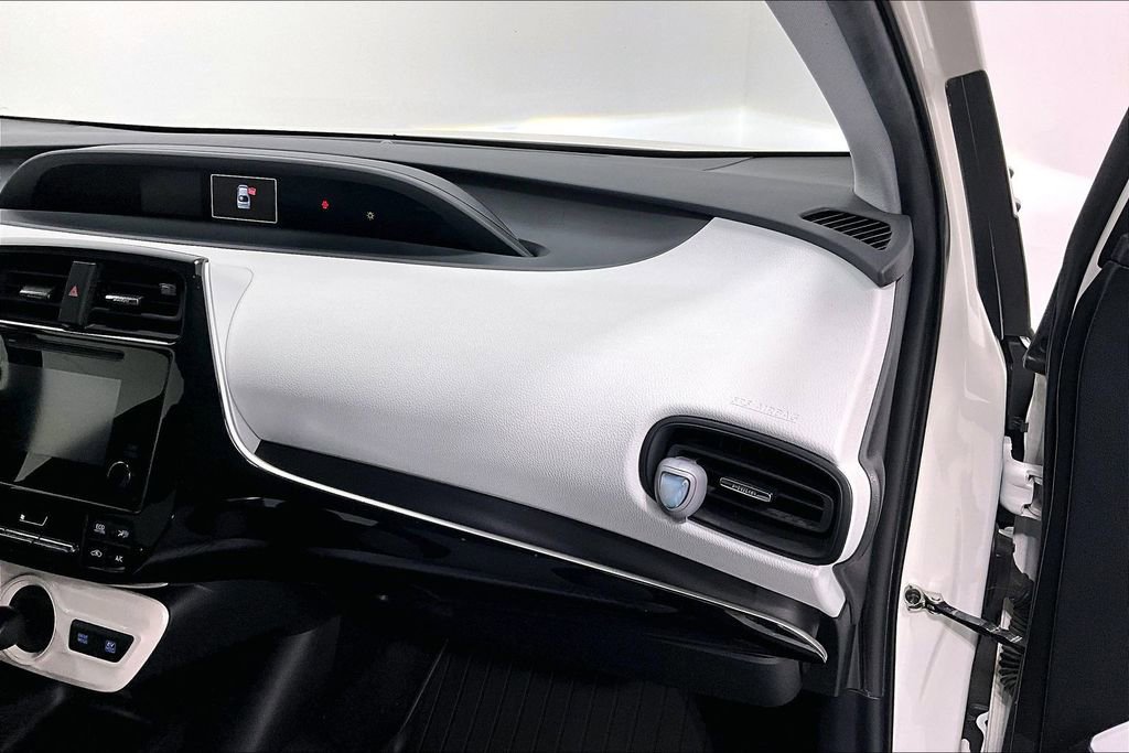 Used 2018 Toyota Prius One FWD image 19