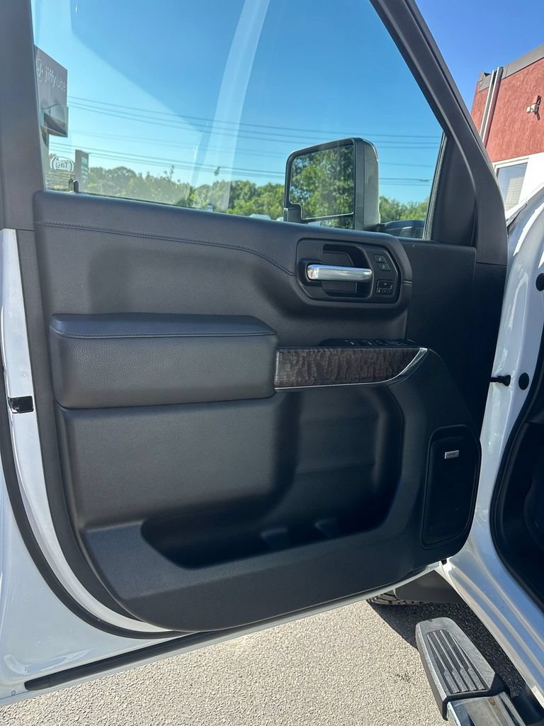 Used 2023 GMC Sierra 2500 Denali w/ Denali Ultimate Package AWD/4WD image 8