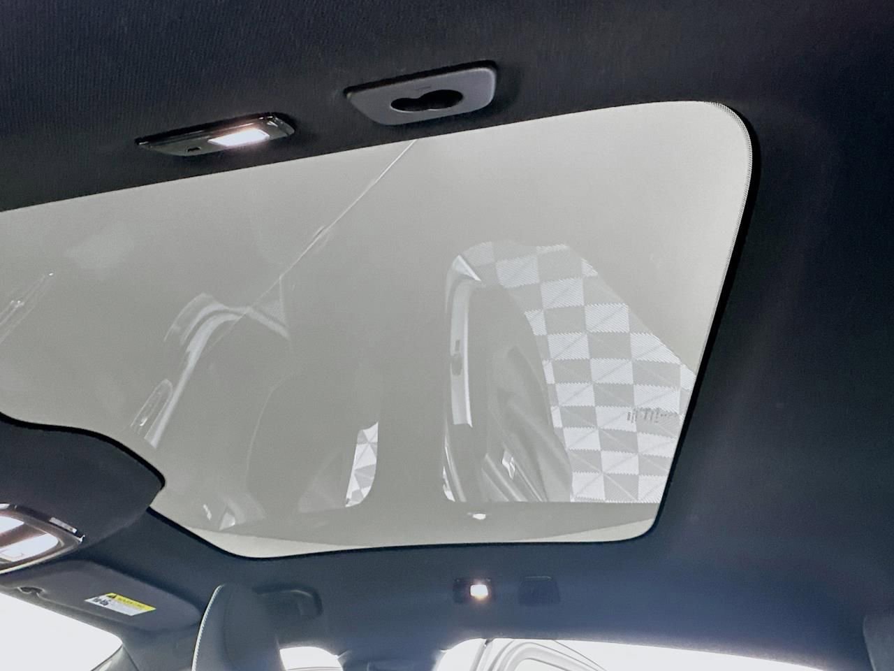 Used 2023 Volvo C40 P8 Recharge Ultimate image 18