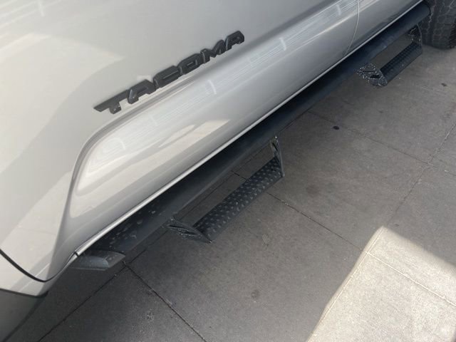 Used 2020 Toyota Tacoma TRD Off-Road AWD/4WD image 6