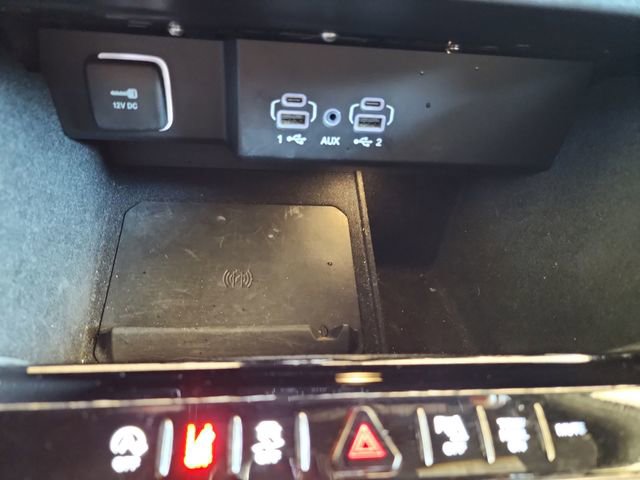 Used 2024 Jeep Wagoneer Series II w/ Flexible Seating Group image 18