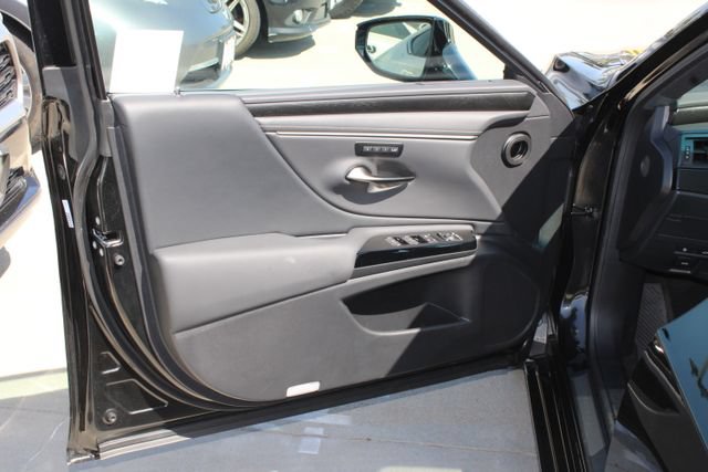 Certified 2025 Lexus ES 350 w/ Premium Package FWD image 11