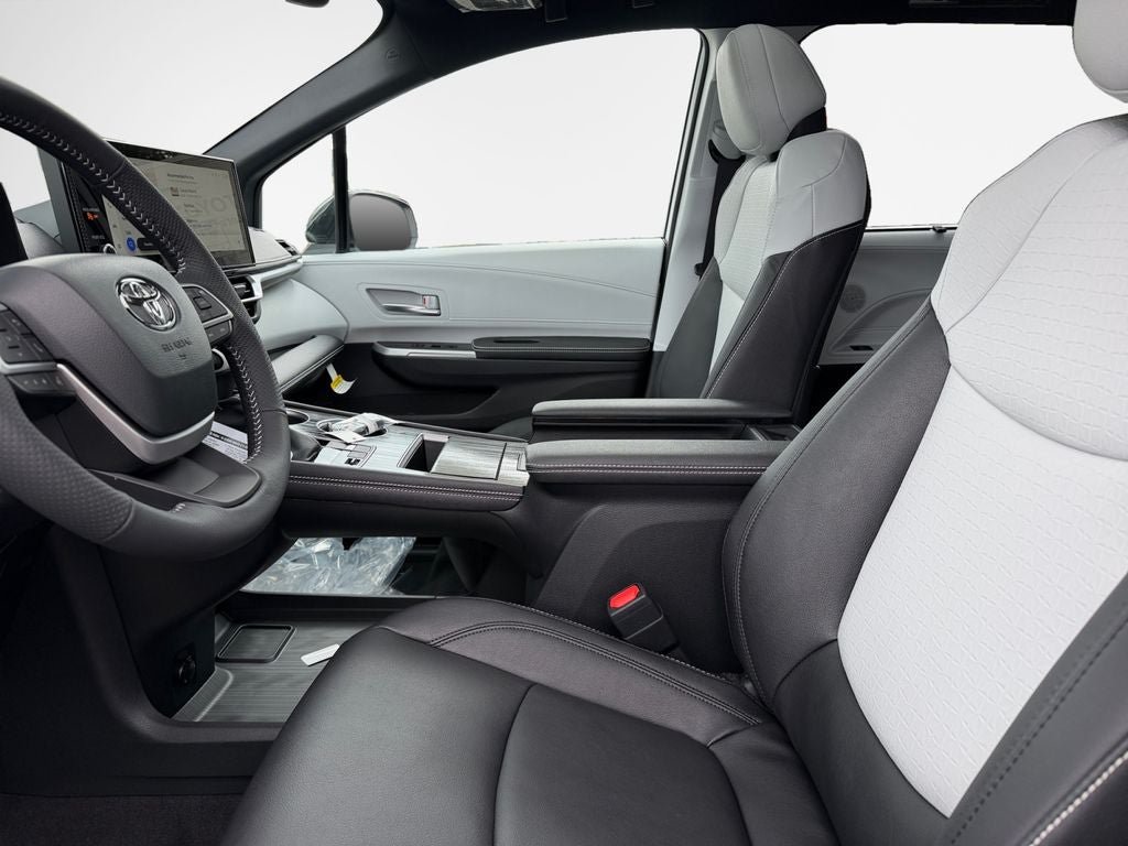 New 2026 Toyota Sienna XSE FWD image 12