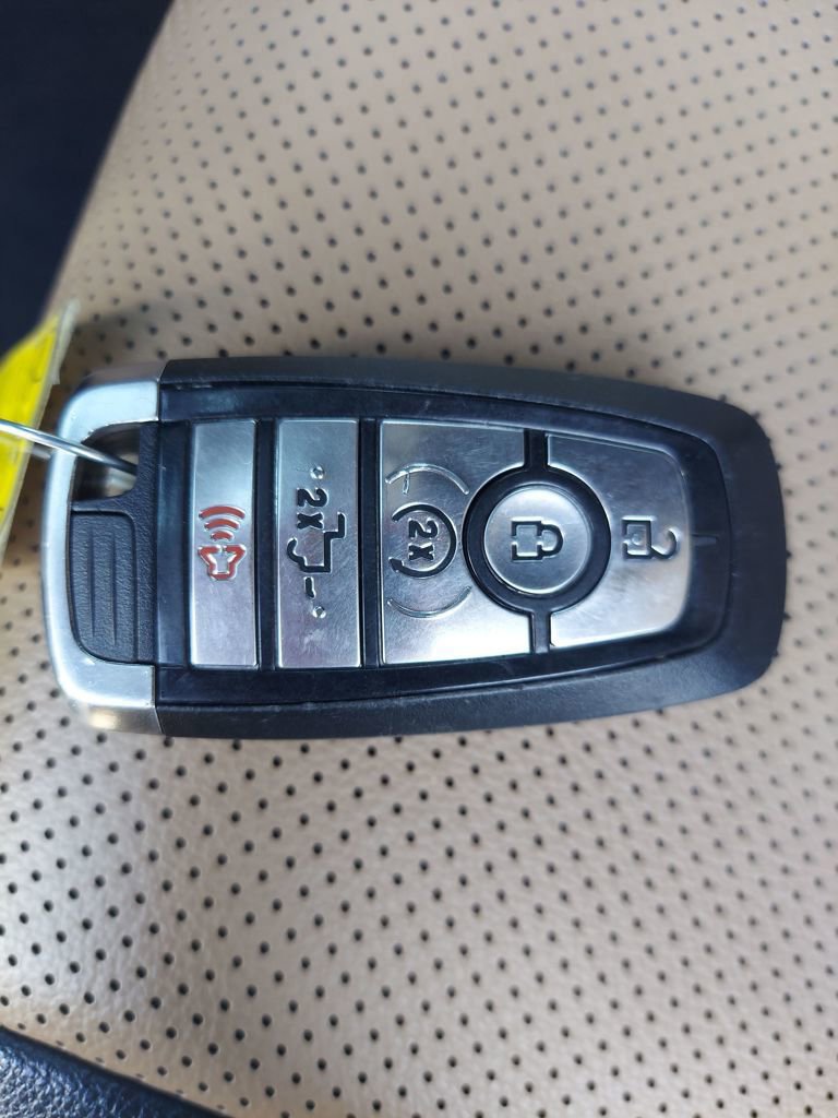 Used 2023 Ford F350 Lariat w/ Tremor Off-Road Package image 32