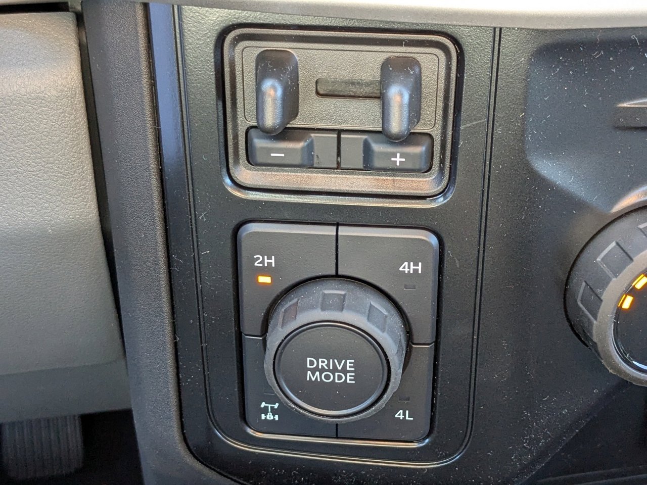 New 2025 Ford F350 XLT w/ FX4 Off-Road Package image 25