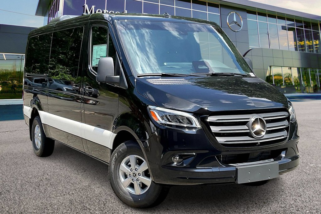 New 2025 Mercedes-Benz Sprinter 2500 image 1
