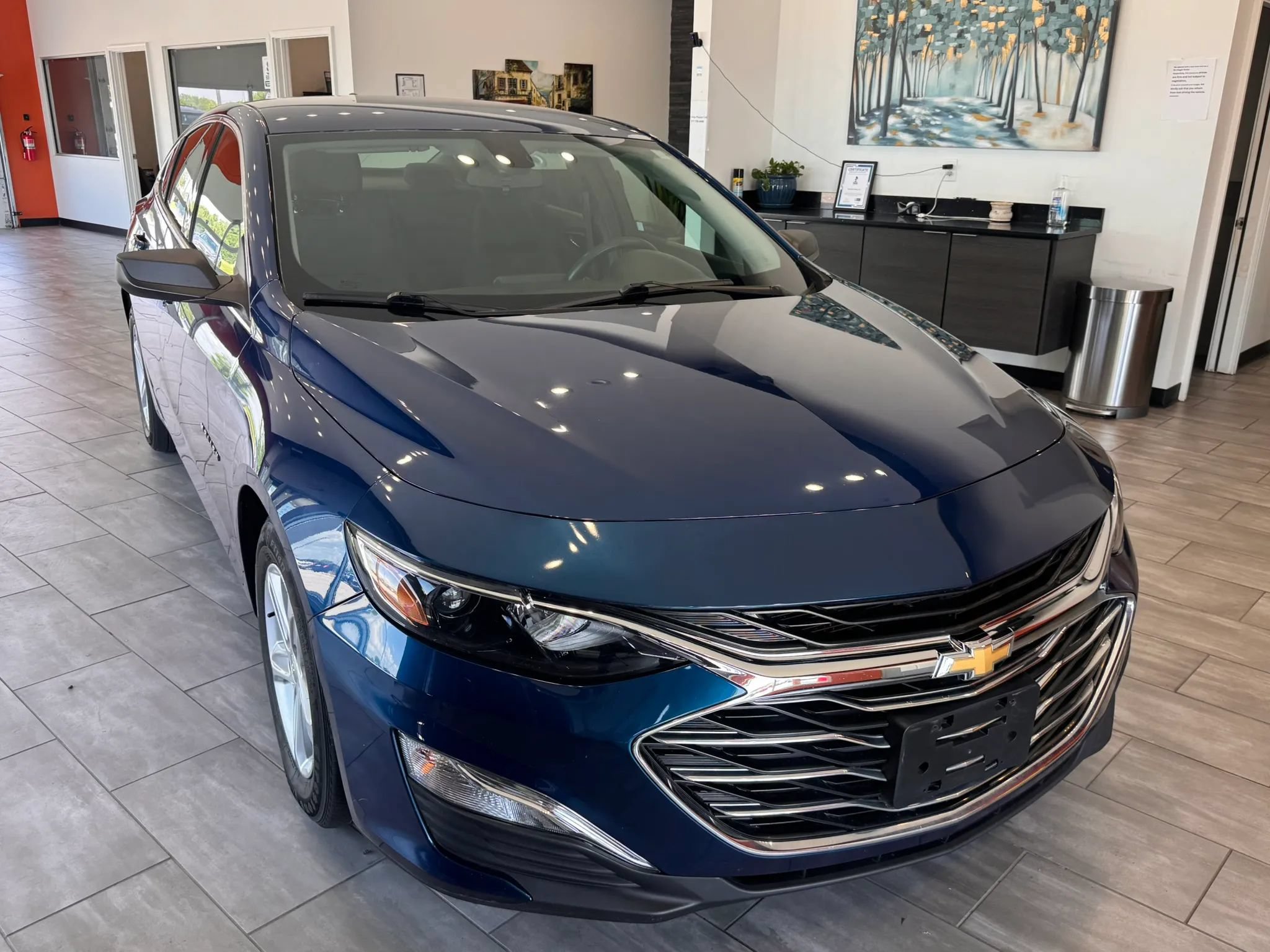 Used 2019 Chevrolet Malibu LS w/ LPO, Convenience Package 2 FWD image 4