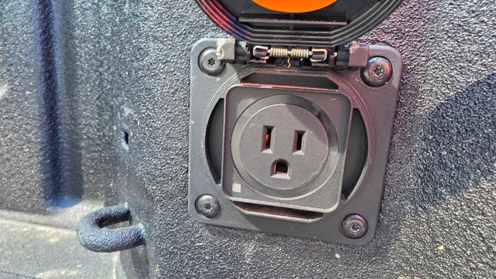 Used 2023 Chevrolet Silverado 1500 LTZ image 11