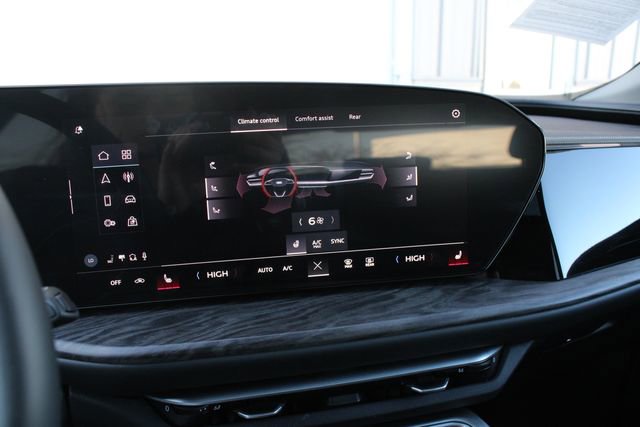 Used 2025 Audi Q5 Premium Plus w/ Premium Plus AWD/4WD image 15