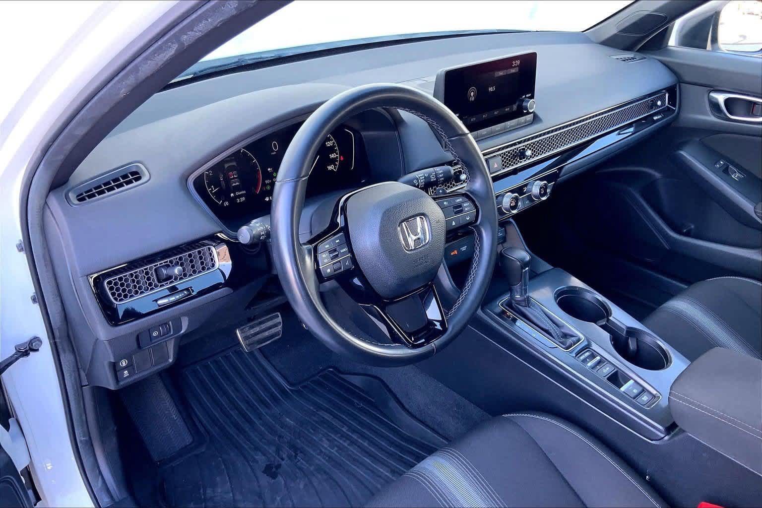 Used 2024 Honda Civic Sport image 2