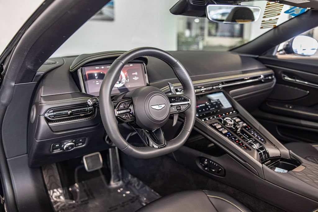Used 2025 Aston Martin DB12 Convertible RWD image 18