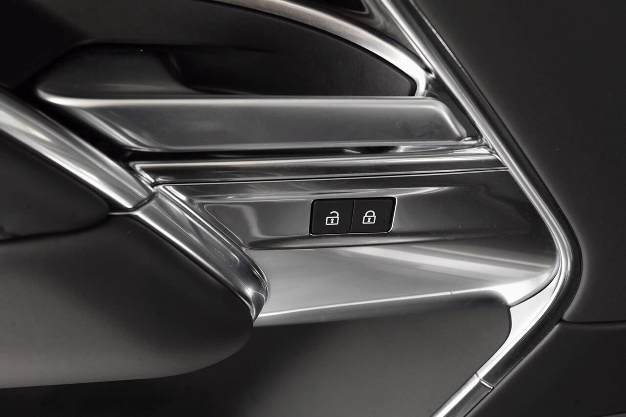 Used 2023 Land Rover Range Rover SE image 27