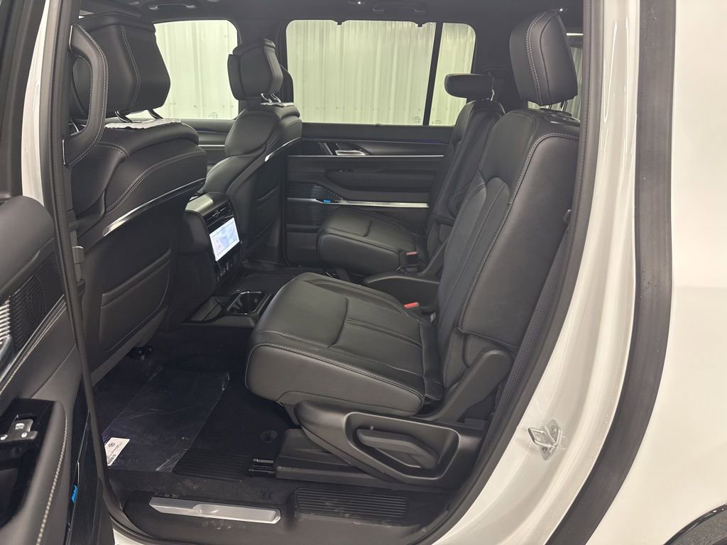 New 2026 Jeep Grand Wagoneer L Summit AWD/4WD image 15