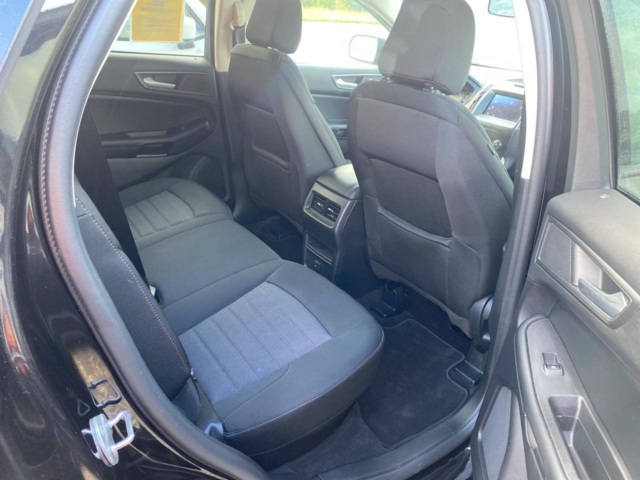 Used 2020 Ford Edge SE image 11