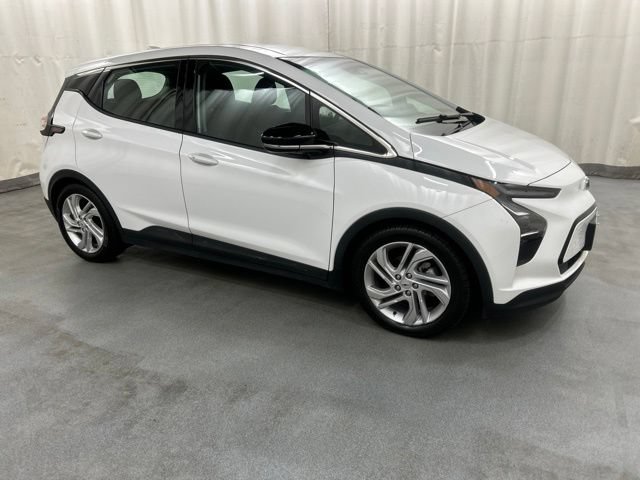 Used 2022 Chevrolet Bolt LT FWD image 1