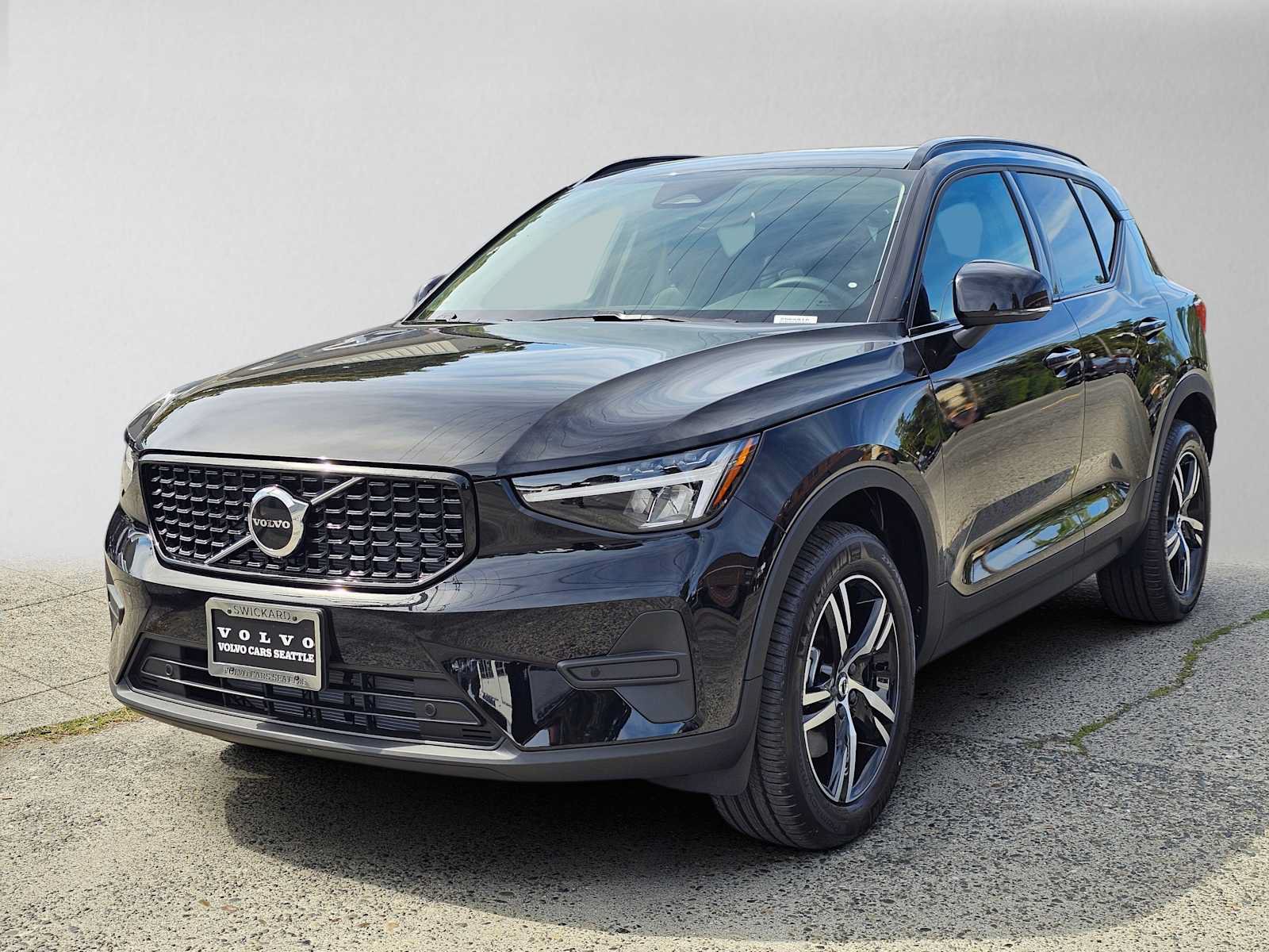 New 2026 Volvo XC40 B5 Core w/ Protection Package Premier AWD/4WD image 7