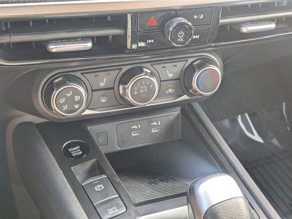 Used 2025 Nissan Kicks SV w/ SV Premium Package FWD image 22