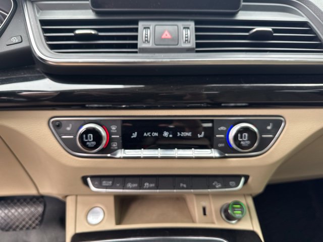 Used 2020 Audi Q5 2.0T Premium w/ Convenience Package AWD/4WD image 7