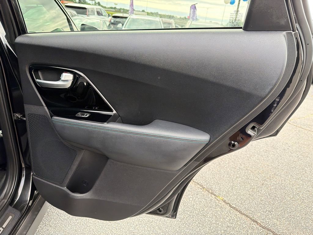 Used 2019 Kia Niro EX Premium FWD image 16