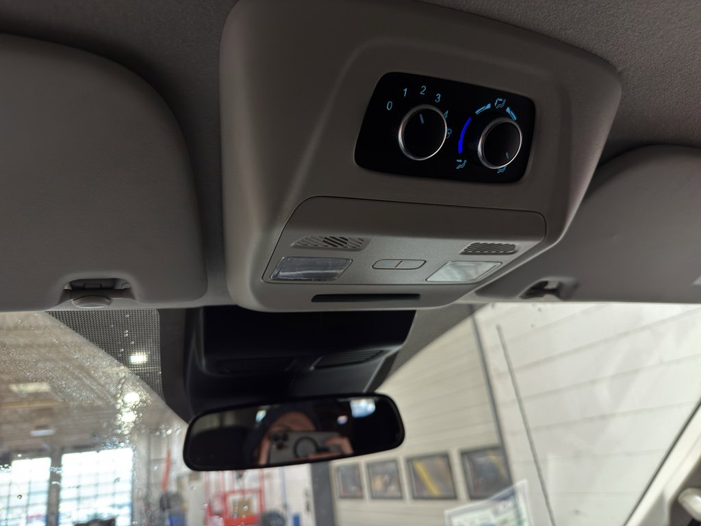 Used 2023 Ford Transit 350 XLT image 29