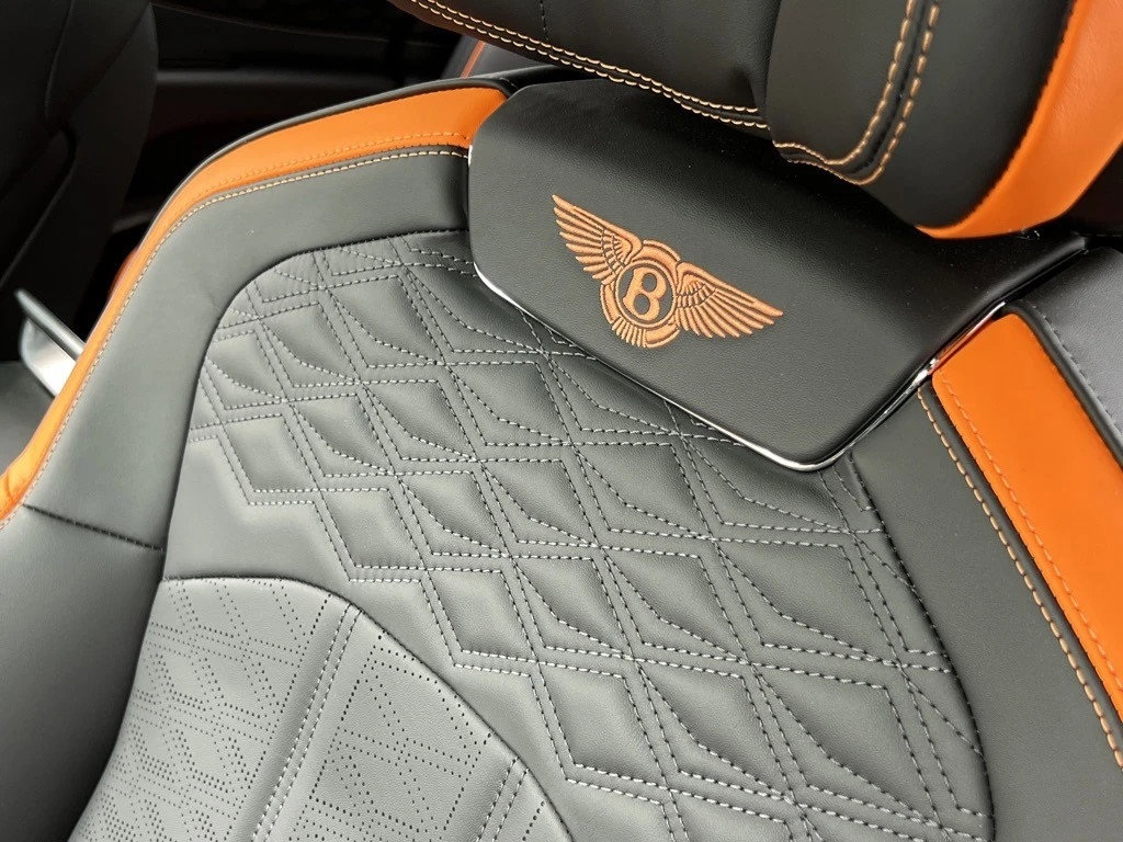 Certified 2025 Bentley Flying Spur Plug-In Hybrid image 50