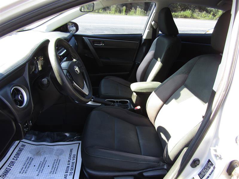 Used 2018 Toyota Corolla LE image 11