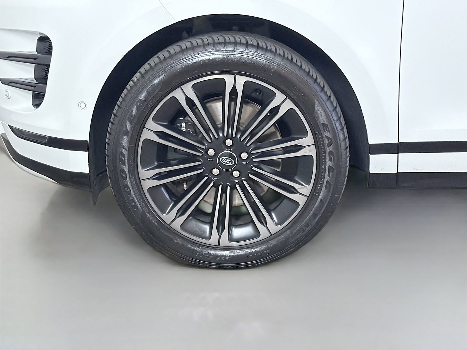 Used 2026 Land Rover Range Rover Evoque Dynamic SE AWD/4WD image 36
