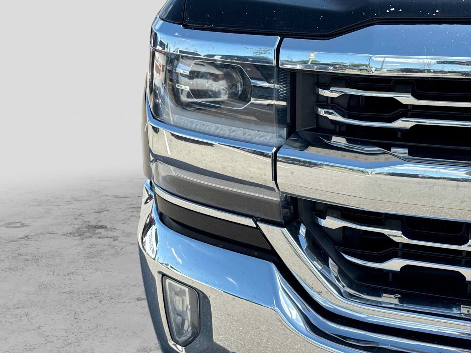 Used 2017 Chevrolet Silverado 1500 LTZ w/ Sport Package AWD/4WD image 9