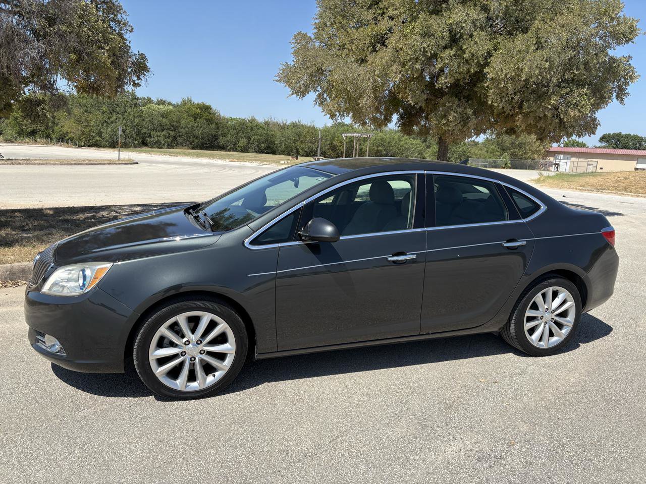 Used 2014 Buick Verano Convenience FWD image 2