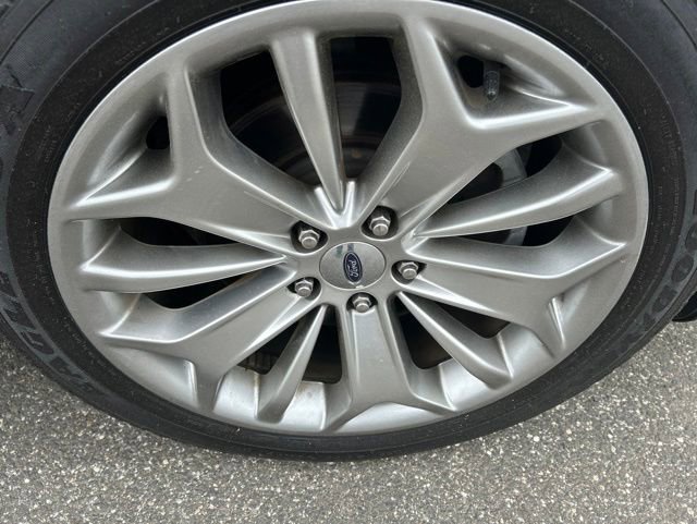 Used 2014 Ford Taurus Limited FWD image 9