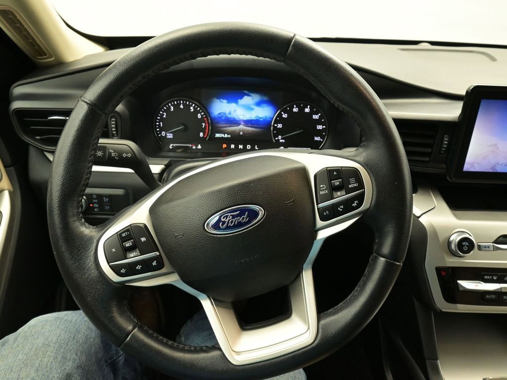 Certified 2022 Ford Explorer XLT w/ Class IV Trailer Tow Package image 13