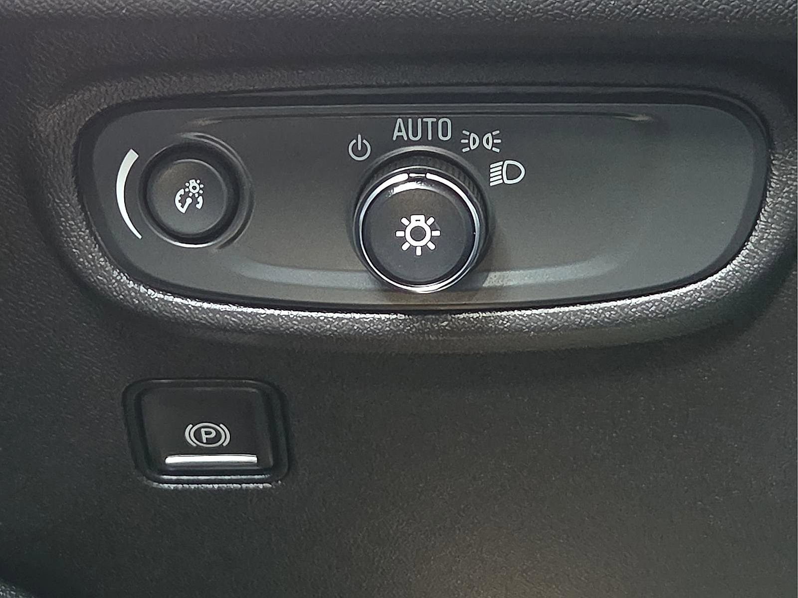 Used 2024 GMC Terrain SLE FWD image 20