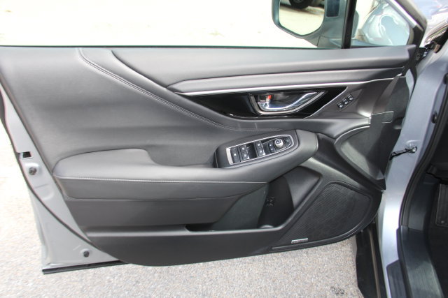 Used 2024 Subaru Outback Touring XT AWD/4WD image 16