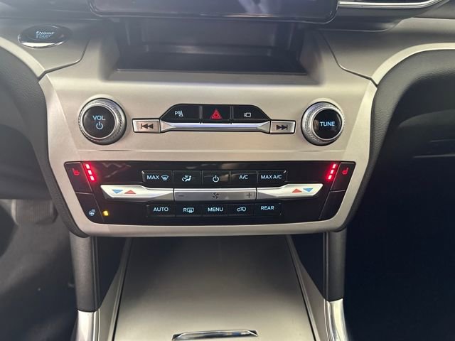 Used 2022 Ford Explorer XLT w/ Equipment Group 202A image 23