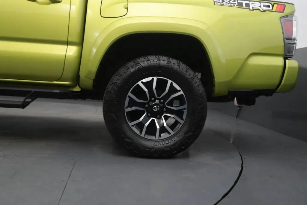Used 2023 Toyota Tacoma TRD Sport w/ TRD Premium Sport Package AWD/4WD image 16