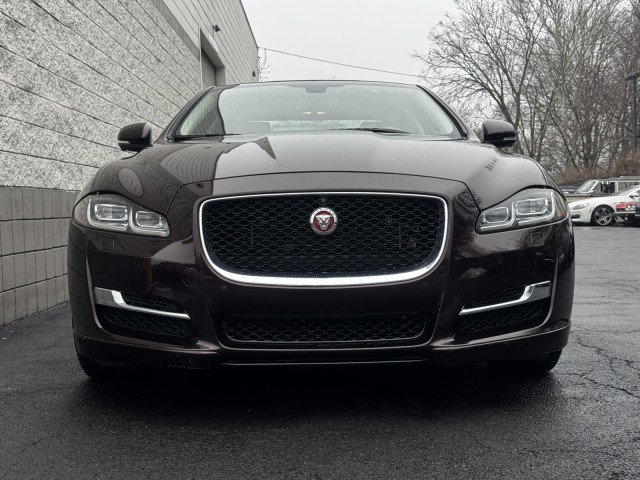 Used 2016 Jaguar XJ R-Sport RWD image 10