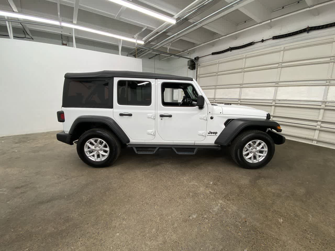 Used 2023 Jeep Wrangler Sport S AWD/4WD image 7