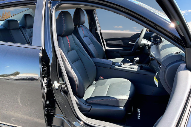 New 2027 Nissan Sentra SR w/ SR Premium Package FWD image 8