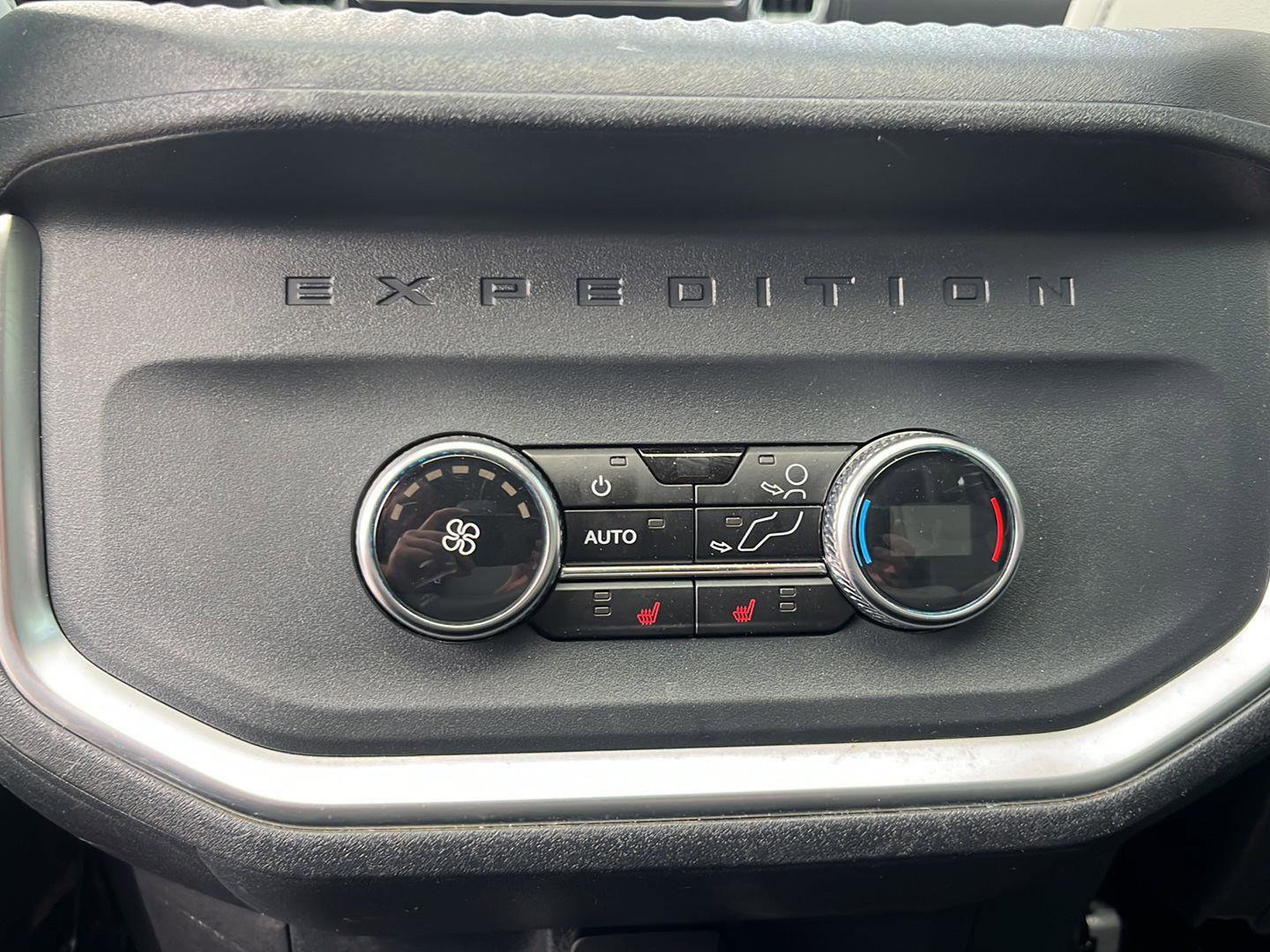 Used 2025 Ford Expedition Max Platinum AWD/4WD image 21