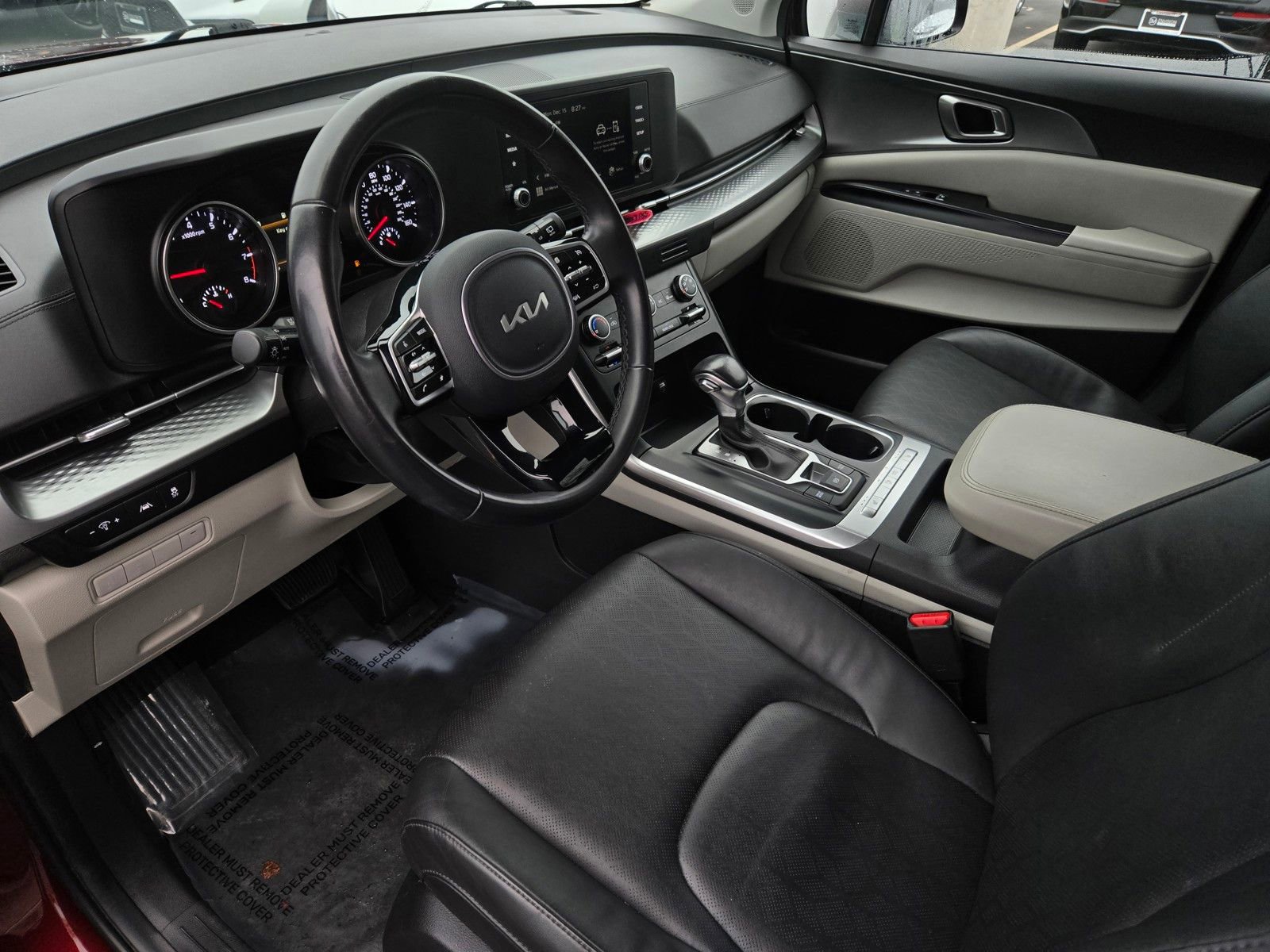 Used 2024 Kia Carnival LX image 8